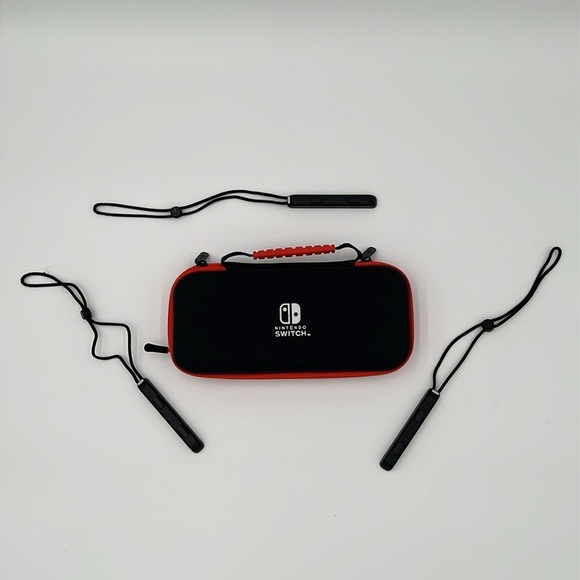 Official Nintendo Switch Carrying Case / Protective Kit & 3 Joy-Con Wrist Straps - Picture 1 of 6